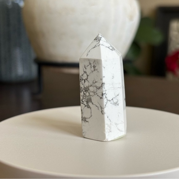 2โ Howlite Tower with a Lean - Picture 3 of 4